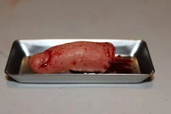 ForensicFX Studios Severed Finger Prop On Medical Metal Tray></noscript> Halloween Accessories